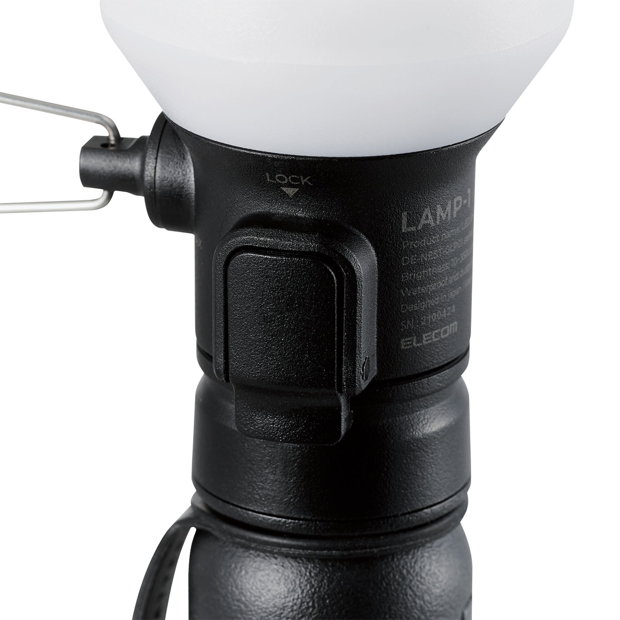 Image of the clamp lock of nestout black lamp with spacer attached
