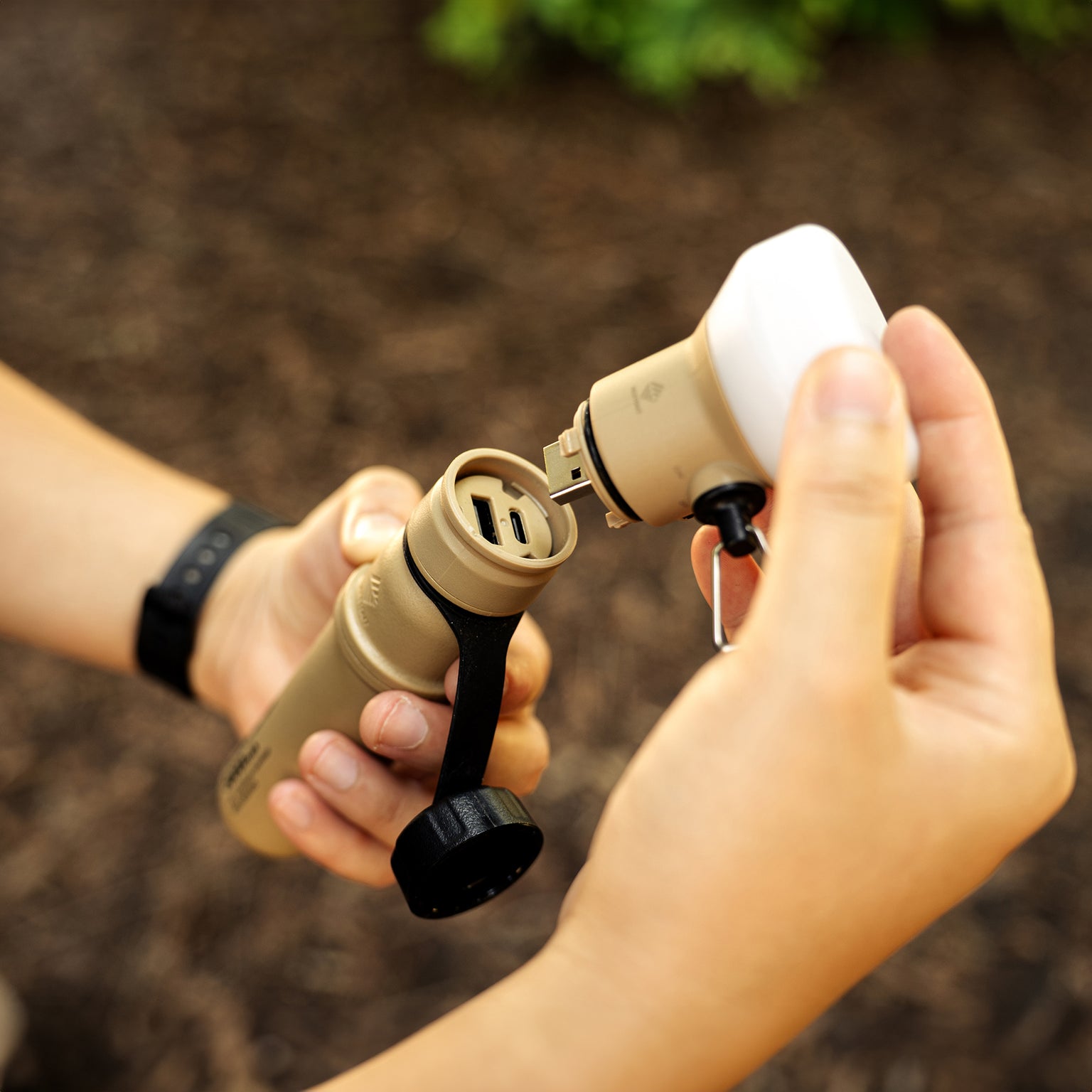 Nestout Beige Lamp-1 Attachment being used with beige Portable Outdoor Battery