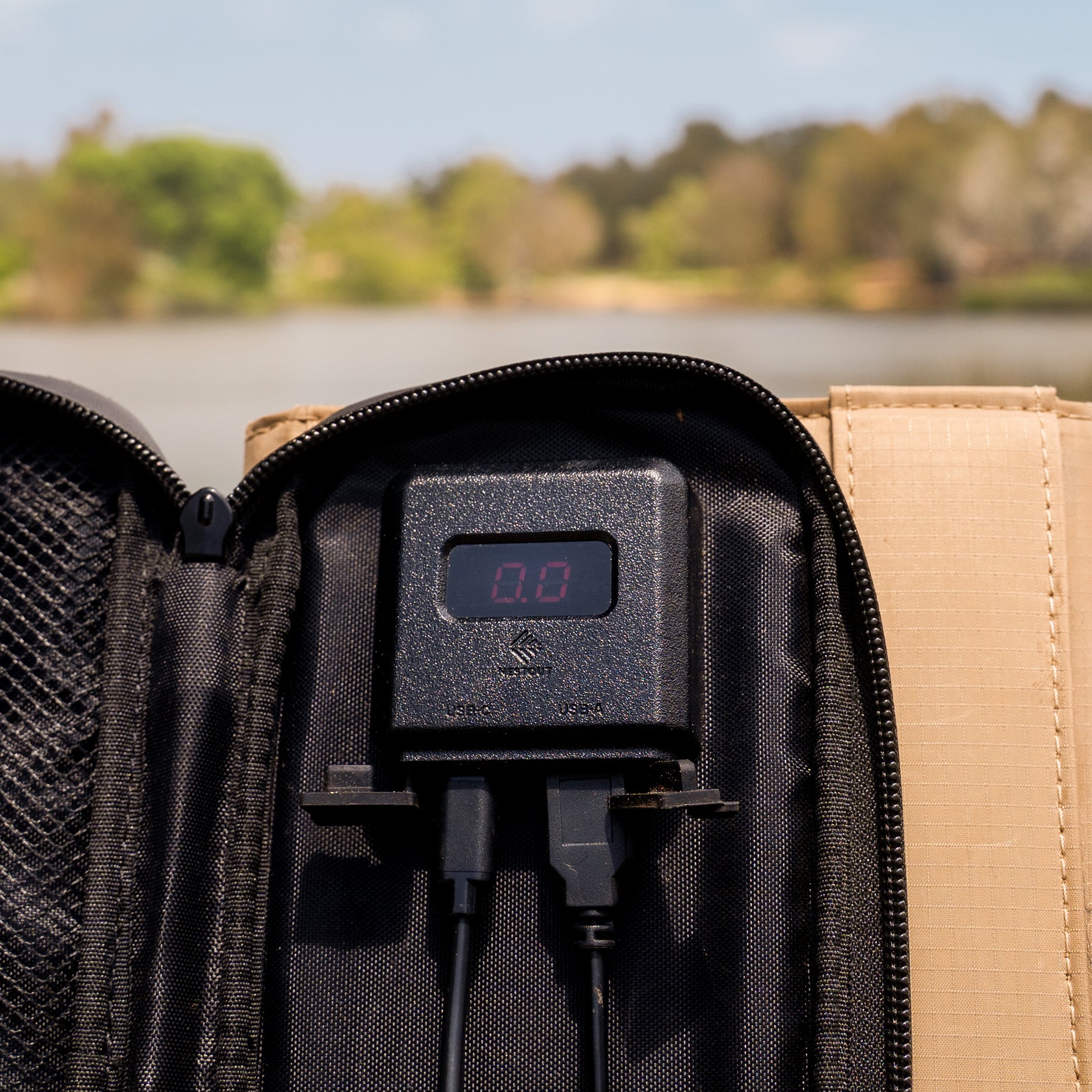 4 Panel Solar Charger - NESTOUT
